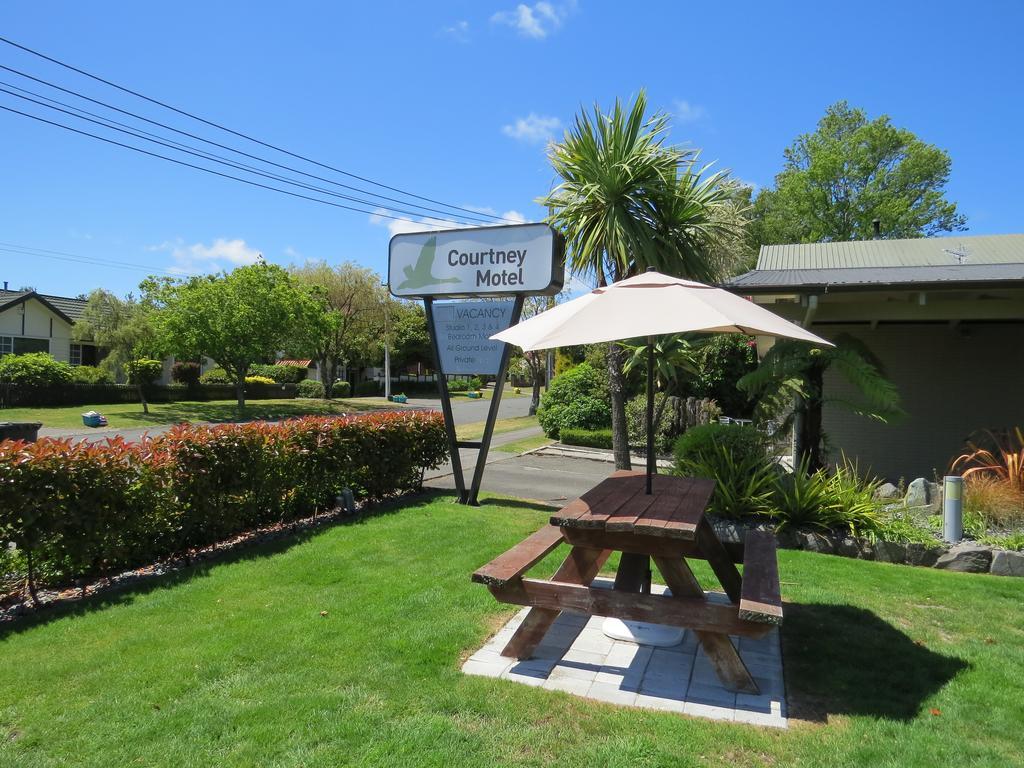 Courtney Motel