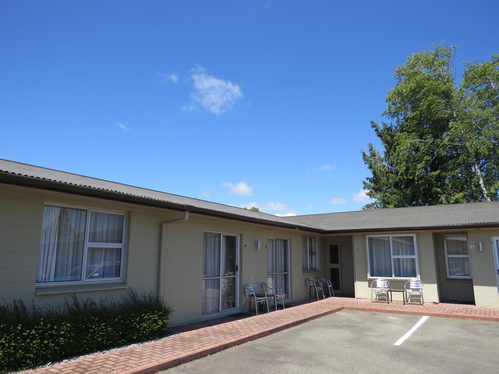 Courtney Motel